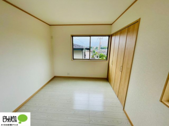 ���̑����ρ@�傫�ȑ����疾�邢�z�˂�������܂��B