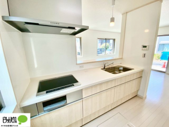 �L�b�`���@�V�z�Ȃ�ł͂̃s�J�s�J�̃L�b�`���͖����̂��������y�������Ă���܂��ˁB