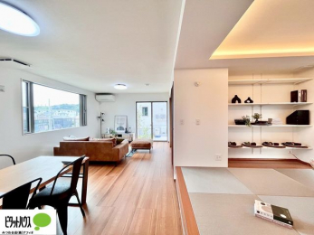 ���r���O�@���r���O�ɃG�A�R��