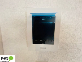 ���̑��@�{�H��ʐ^�@������Ԃ����S��TV���j�^�[�t���C���^�[�z��