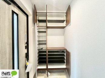 �@�Ƒ��݂�Ȃ̌C�������Ղ���[�ł���V���[�Y�{�b�N�X