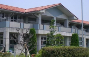 ���ӊ��@�N�Îs���O���֏��w�Z �k��7���B 500m