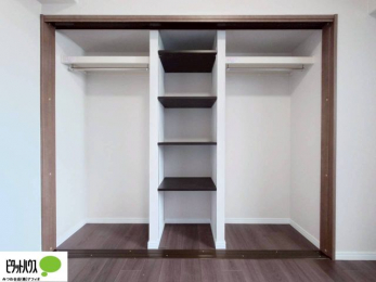 �Q���@���ꂼ��̂������Ɏ��[�X�y�[�X������̂Ńv���C�x�[�g�ȉו����g�߂ɒu�����Ƃ��ł��܂��B