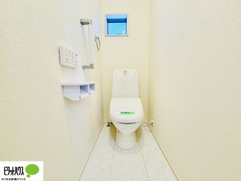 �g�C���@�{�H��ʐ^�@1�E2�K�E�H�V�����b�g�g�C�������B