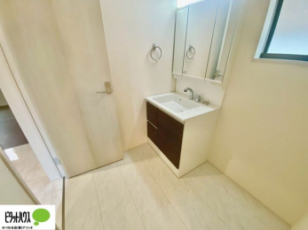 ���ʑ�E���ʏ��@�{�H��ʐ^�@�O�ʋ��̗���A�V���N���ȂǑ������[��������A�L�X�Ƃ������ʉ��ϑ�ł��B