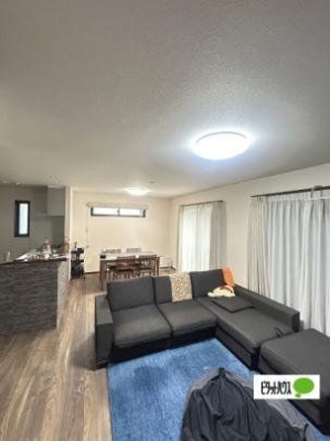 ���r���O�@���R�ƉƑ��̊炪���킹����l�C�̃��r���O�C���K�i�B