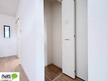 ���̑��@���r���O���[