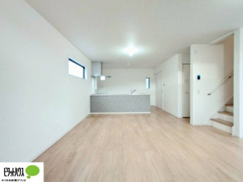 ���r���O�@�l�C�̑ΖʃL�b�`���ŉƑ��݂�Ȃ������ꏏ�B