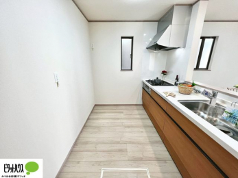 �L�b�`���@�V�z�Ȃ�ł͂̃s�J�s�J�̃L�b�`���͖����̂��������y�������Ă���܂��ˁB