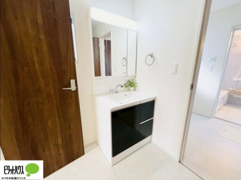 ���ʑ�E���ʏ��@�{�H��ʐ^�F�O�ʋ��̗���A�V���N���ȂǑ������[��������A�L�X�Ƃ������ʉ��ϑ�ł��B