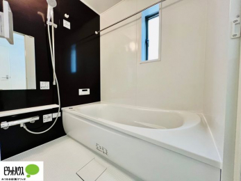 �����@�{�H��ʐ^�F1���̔�����������x���̓��͂��q�l�Ƃ̃R�~���j�P�[�V�����̏�Ƃ���