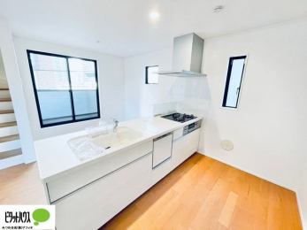 �L�b�`���@�{�H��ʐ^�F�Ƒ��Ƃ��b���Ȃ���y���������ł���J�E���^�[�L�b�`��