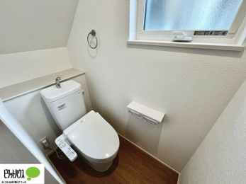 �g�C���@�{�H��ʐ^�@1�E2�K�E�H�V�����b�g�g�C�������B