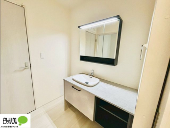 ���ʑ�E���ʏ��@�{�H��ʐ^�F�O�ʋ��̗���A�V���N���ȂǑ������[��������A�L�X�Ƃ������ʉ��ϑ�ł��B