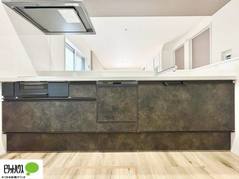 �L�b�`���@�{�H��ʐ^�F�Ƒ��Ƃ��b���Ȃ���y���������ł���J�E���^�[�L�b�`��