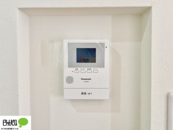 ���ӊ��@������Ԃ����S��TV���j�^�[�t���C���^�[�z��