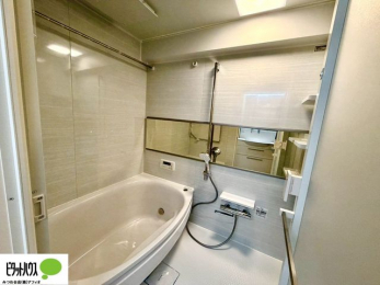 �����@�����������F���̗����ŁA1���̔��������������Ă��������B