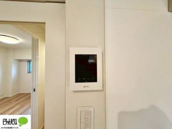 ���̑��@������Ԃ����S��TV���j�^�[�t���C���^�[�z��