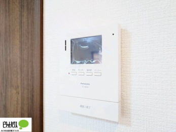 ���̑��@�{�H��ʐ^�F������Ԃ����S��TV���j�^�[�t���C���^�[�z��