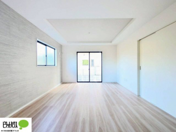 ���r���O�@�傫�ȑ�����ۓI�ȃ��r���O�́A�������邢��C�ɂ��Ă���܂��ˁB