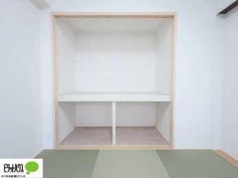 �Q���@�a���ɂ��鉟����͗��q�p�̕z�c��G�߂̕z�c����������ۊǂł��܂��B