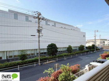 ���ց@���]