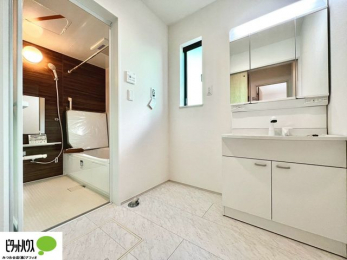 ���ʑ�E���ʏ��@�g���₷���V���v���Ȑ��ʉ��ϑ�B�����̎x�x�͂�������n�܂�܂��B