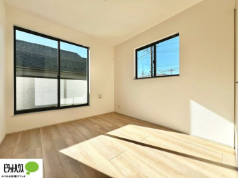 ���[�@�o���R�j�[�ւƑ����傫�ȑ�����́A�g�����z�˂��������݁A�������𖾂邭�Ƃ炵�Ă���܂��B