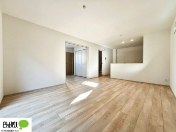 ���r���O�@���r���O����̓L�b�`���ɂ���}�}��p�p��������̂ŁA���q�l���V�񂾂�x�񂾂���S���ĉ߂������Ƃ��ł��܂��B