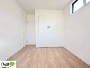 ���[�@���ꂼ��̂������Ɏ��[�X�y�[�X������̂Ńv���C�x�[�g�ȉו����g�߂ɒu�����Ƃ��ł��܂��B