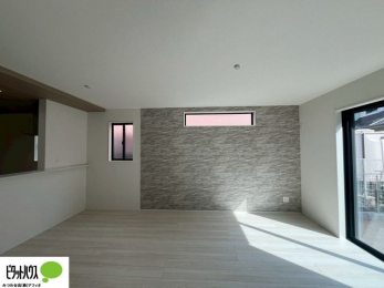 ���r���O�@�C���e���A�̉f����L�X�Ƃ������r���O