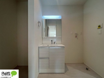 ���ʑ�E���ʏ��@�g���₷���V���v���Ȑ��ʉ��ϑ�B�����̎x�x�͂�������n�܂�܂��B