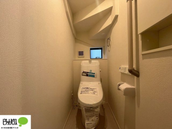 �g�C���@1�E2�K�E�H�V�����b�g�g�C�������B