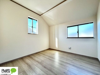 �o���R�j�[�@2�ʍ̌��Ŗ��邭�A���ʂ��̗ǂ��������ł��B