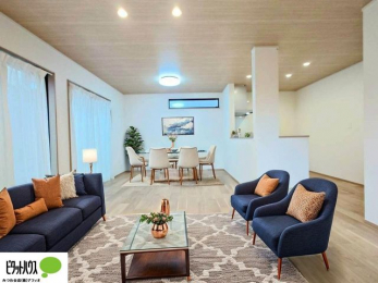 ���r���O�@�傫�ȑ�����ۓI�ȃ��r���O�́A�������邢��C�ɂ��Ă���܂��ˁB�����ۂ̎����ʐ^��CG�ŉƋ��z�u�����C���[�W�ł���A���ۂƂ͑����قȂ�܂��B