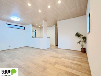 ���r���O�@�C���e���A�̉f����L�X�Ƃ������r���O