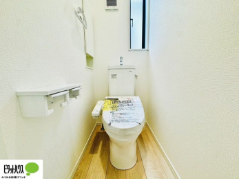 �g�C���@�{�H��ʐ^�F�E�H�V�����b�g�g�C�������B