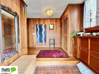 ���ց@����