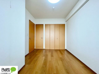 �o���R�j�[�@���ꂼ��̂������Ɏ��[�X�y�[�X������̂Ńv���C�x�[�g�ȉו����g�߂ɒu�����Ƃ��ł��܂��B