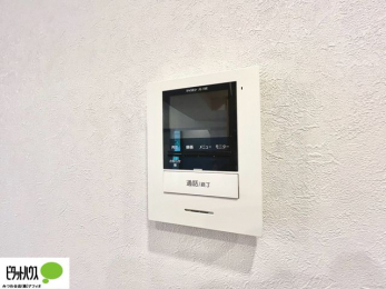 ���̑��@������Ԃ����S��TV���j�^�[�t���C���^�[�z��