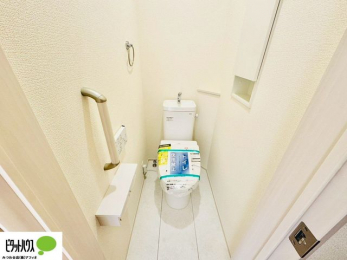 �g�C���@�{�H��ʐ^�F1�E2�K�E�H�V�����b�g�g�C�������B