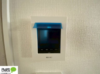 ���̑��@������Ԃ����S��TV���j�^�[�t���C���^�[�z��