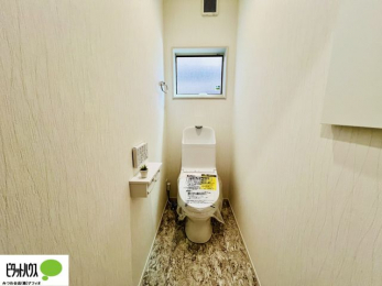 �g�C���@�{�H��ʐ^�@1�E2�K�E�H�V�����b�g�g�C�������B