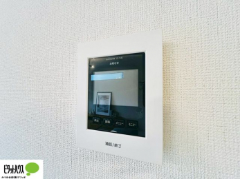 ���̑��@�{�H��ʐ^�@������Ԃ����S��TV���j�^�[�t���C���^�[�z��