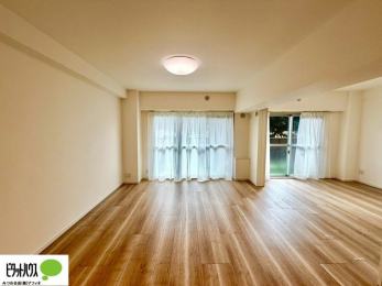 ���r���O�@�傫�ȑ�����ۓI�ȃ��r���O�́A�������邢��C�ɂ��Ă���܂��ˁB