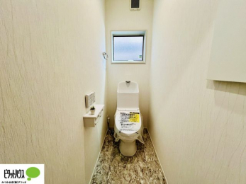 �g�C���@�{�H��ʐ^�@1�E2�K�E�H�V�����b�g�g�C�������B