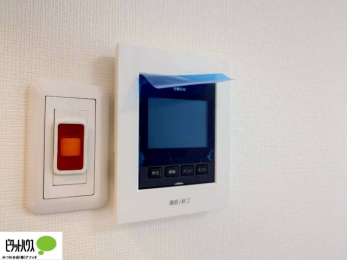 ���̑��@������Ԃ����S��TV���j�^�[�t���C���^�[�z��