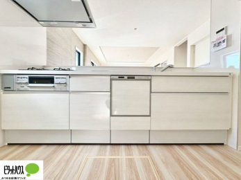 �L�b�`���@�{�H��ʐ^�F�V�z�Ȃ�ł͂̃s�J�s�J�̃L�b�`���͖����̂��������y�������Ă���܂��ˁB