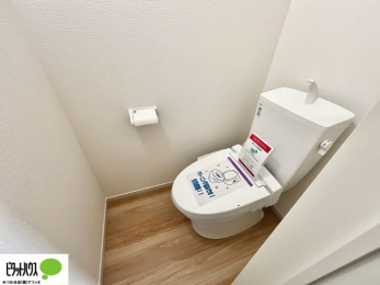 �g�C���@�{�H��ʐ^�@1�E2�K�E�H�V�����b�g�g�C�������B