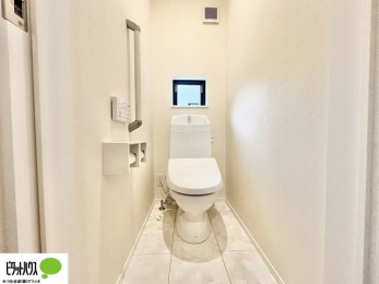 �g�C���@1�E2�K�E�H�V�����b�g�g�C�������B